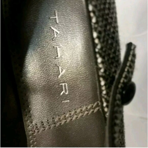 Tahari Mary Jane Hoodstooth Pattern Leather 4" heel. Size 9.5 - Picture 4 of 7